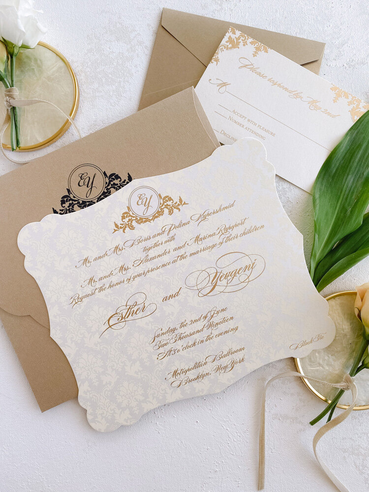 Luxurious damask wedding invitation 2