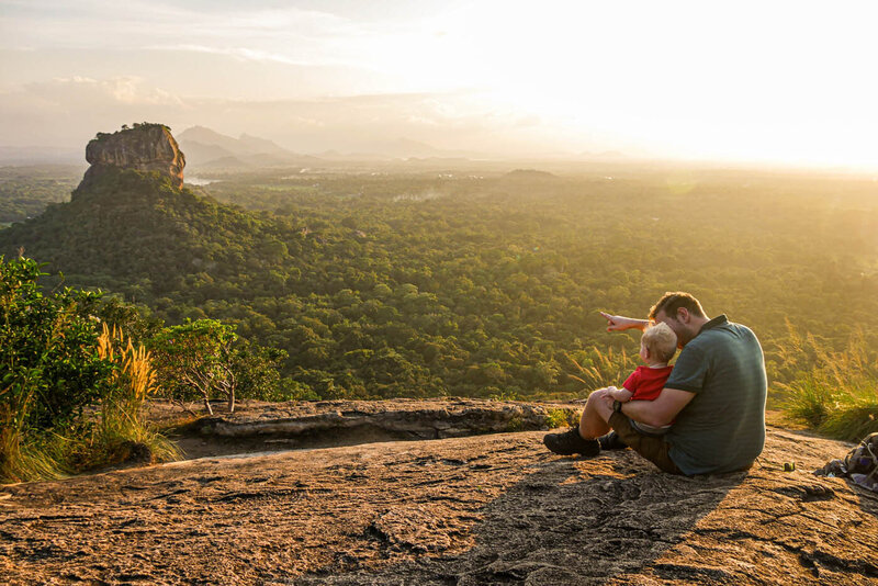 Reis_met_kinderen-Sri_Lanka-leeuwenrots