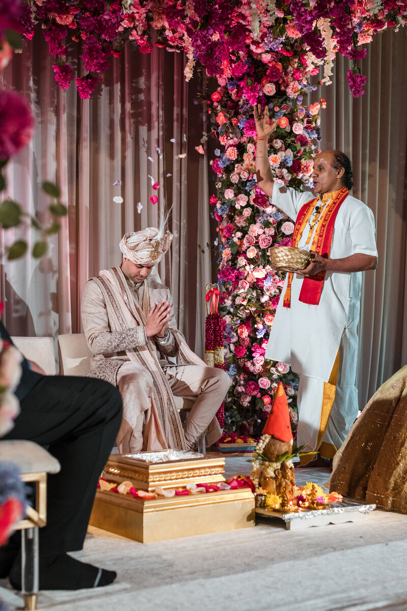 The-Drake-Hotel-Chicago-Indian-Hindu-Wedding_429