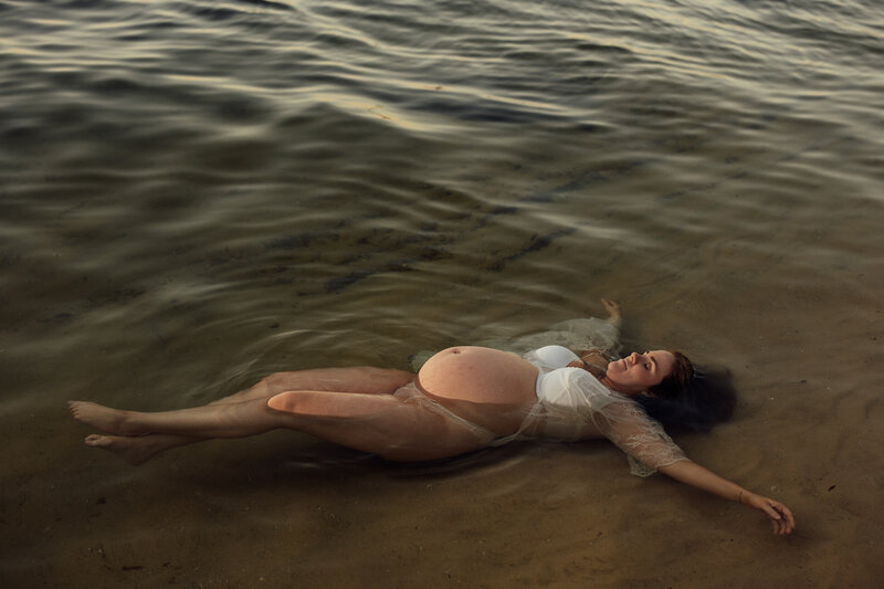 pregnancy water photography