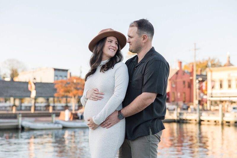Downtown Annapolis maternity photos at city dock by Maryland photographer, Christa Rae Photography