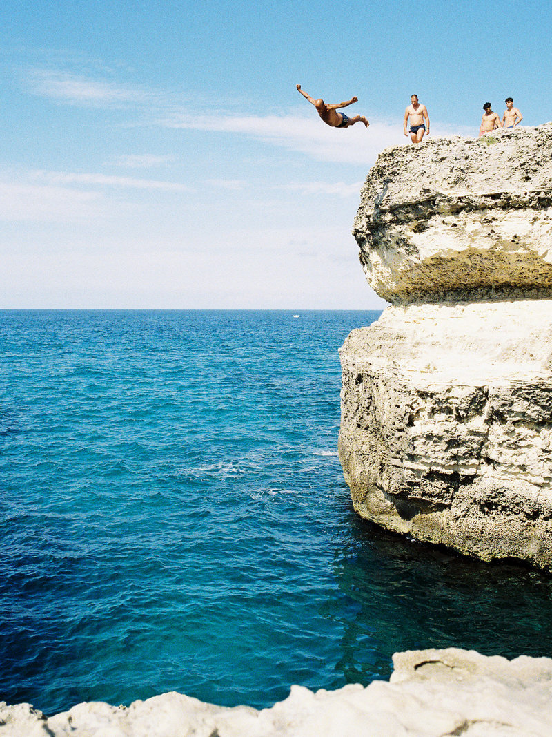cliff diving in lecce, italy