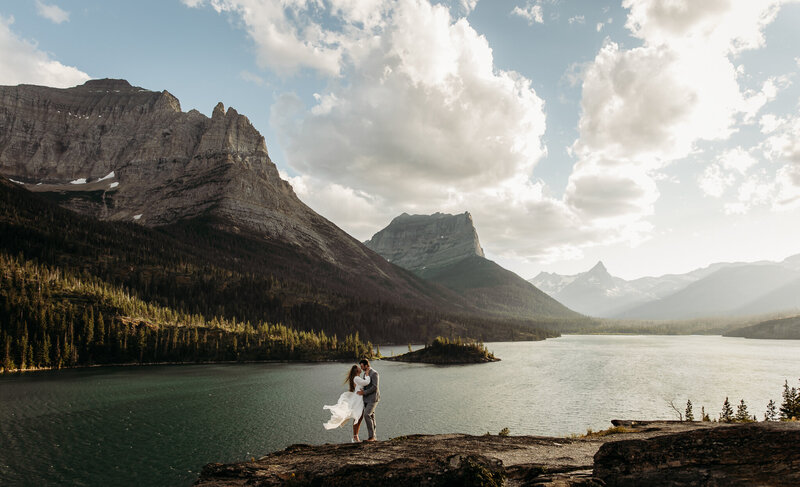 lake elopement with mountain views and turquoise lake