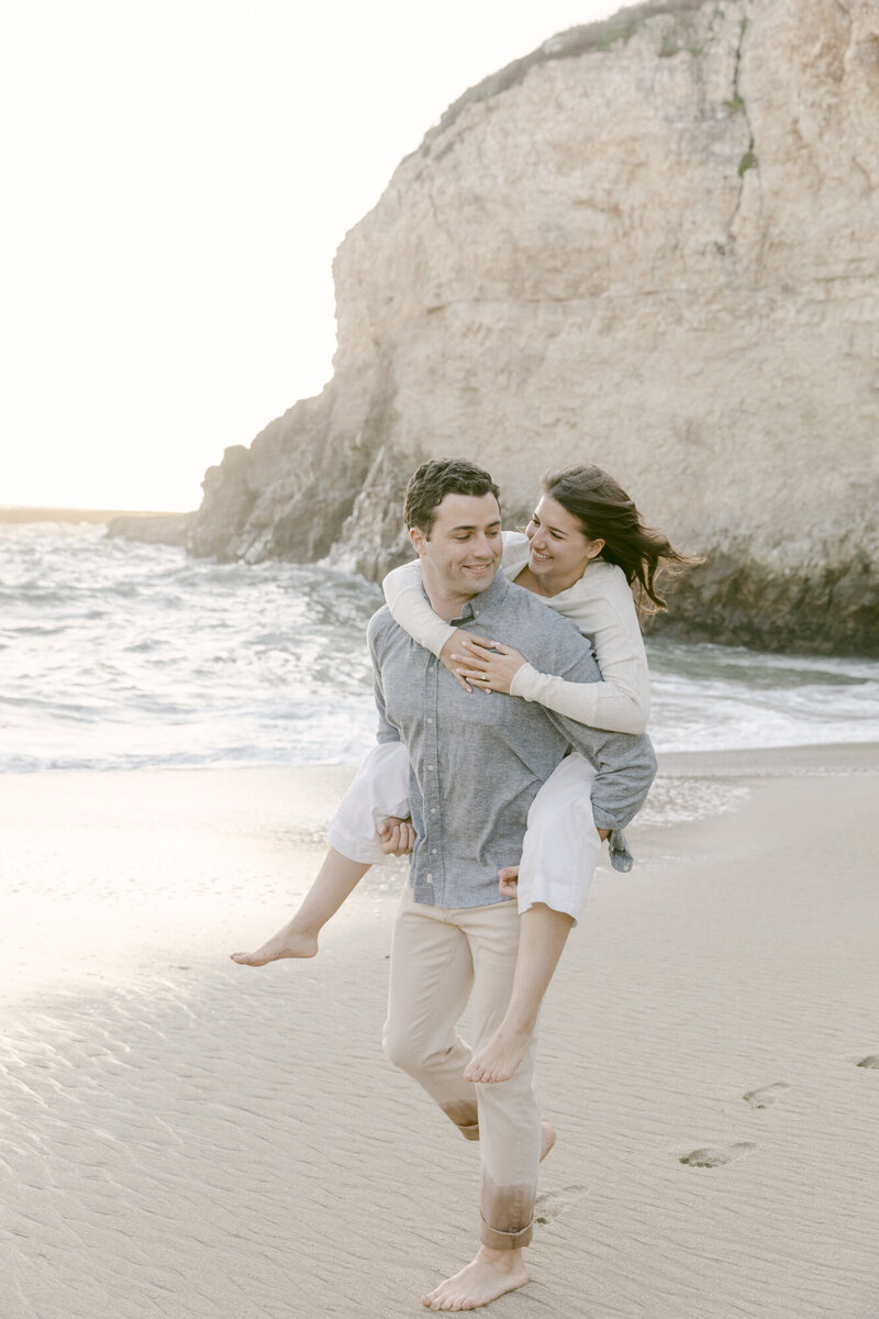PERRUCCIPHOTO_SHARK_FIN_COVE_BEACH_SPRING_ENGAGEMENT_12