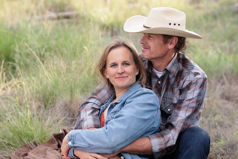 Heath and Rachel are one of my favorite couples and are as much in love now as they were seven kids ago. I love how perfectly "ranch" they are, with his cowboy hat and her denim. They're a couple to aspire to.