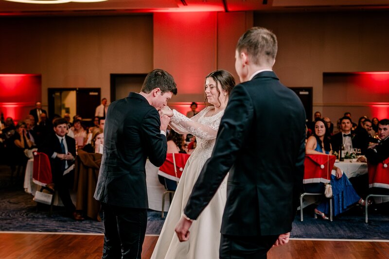 dreamy-christmas-wedding-in-herndon-virginia00040