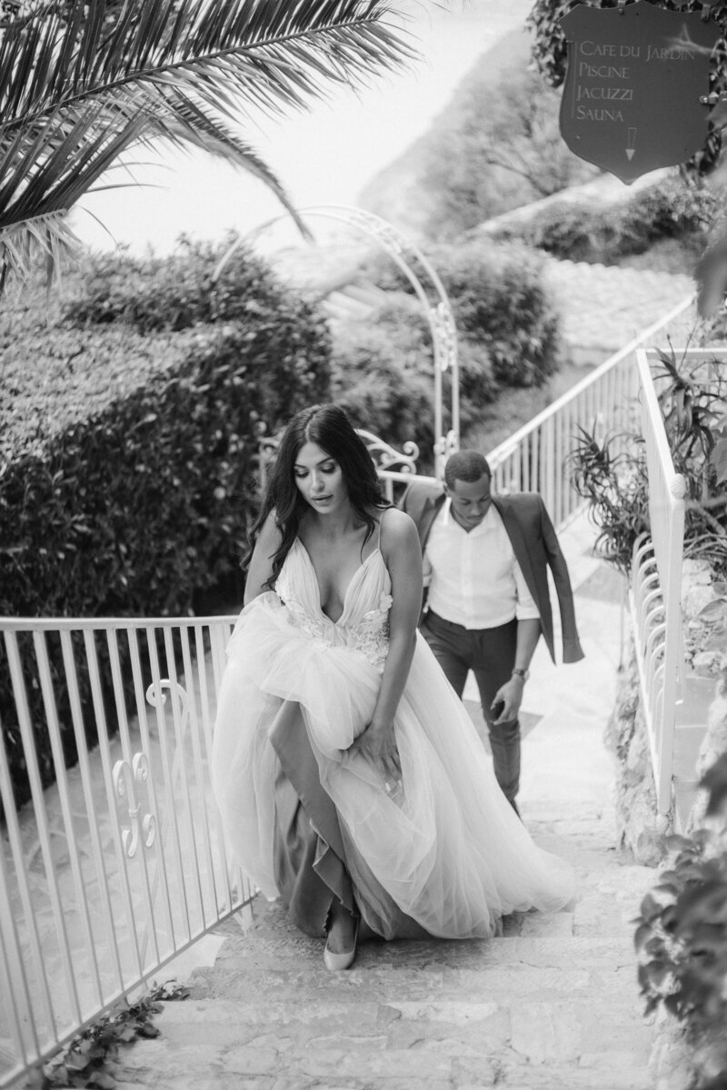 wedding couple stair chateau wedding french riviera