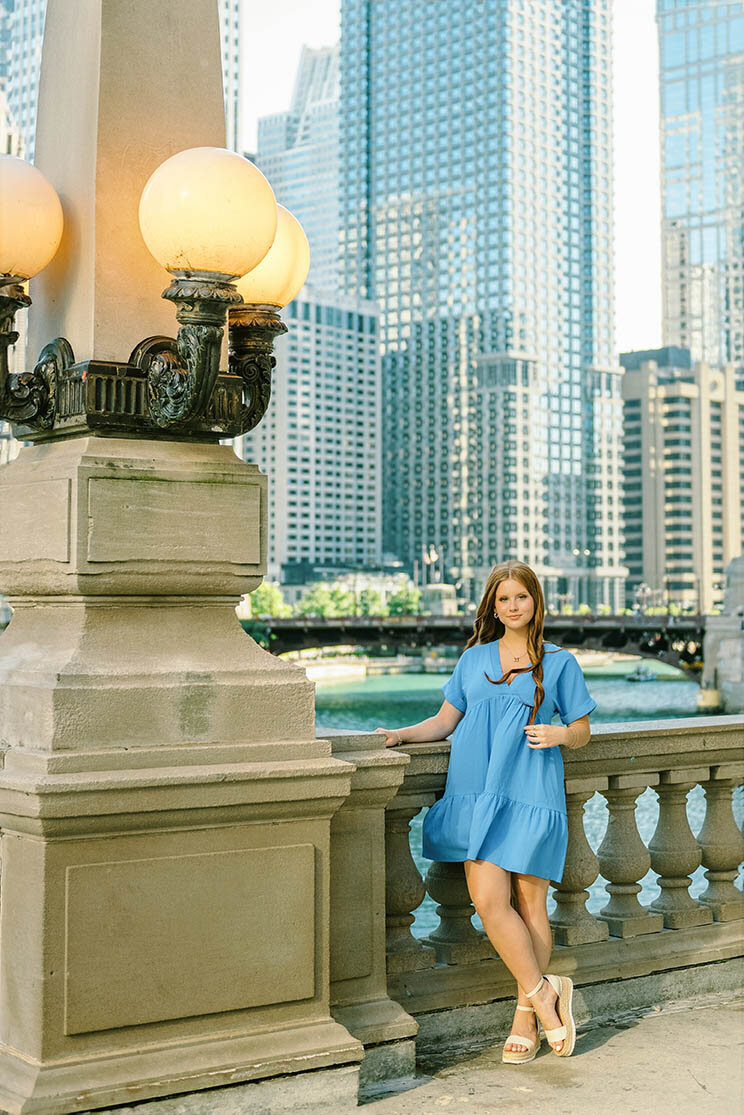 Senior photos at Lincoln Park in Chicago, IL by Chicago Senior Photographer Kristen Hazelton