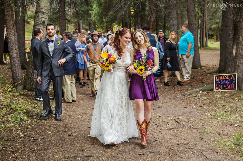 Colorado-Mountain-Wedding-in-the-Woods-at-Beaver-Ranch-in-Conifer