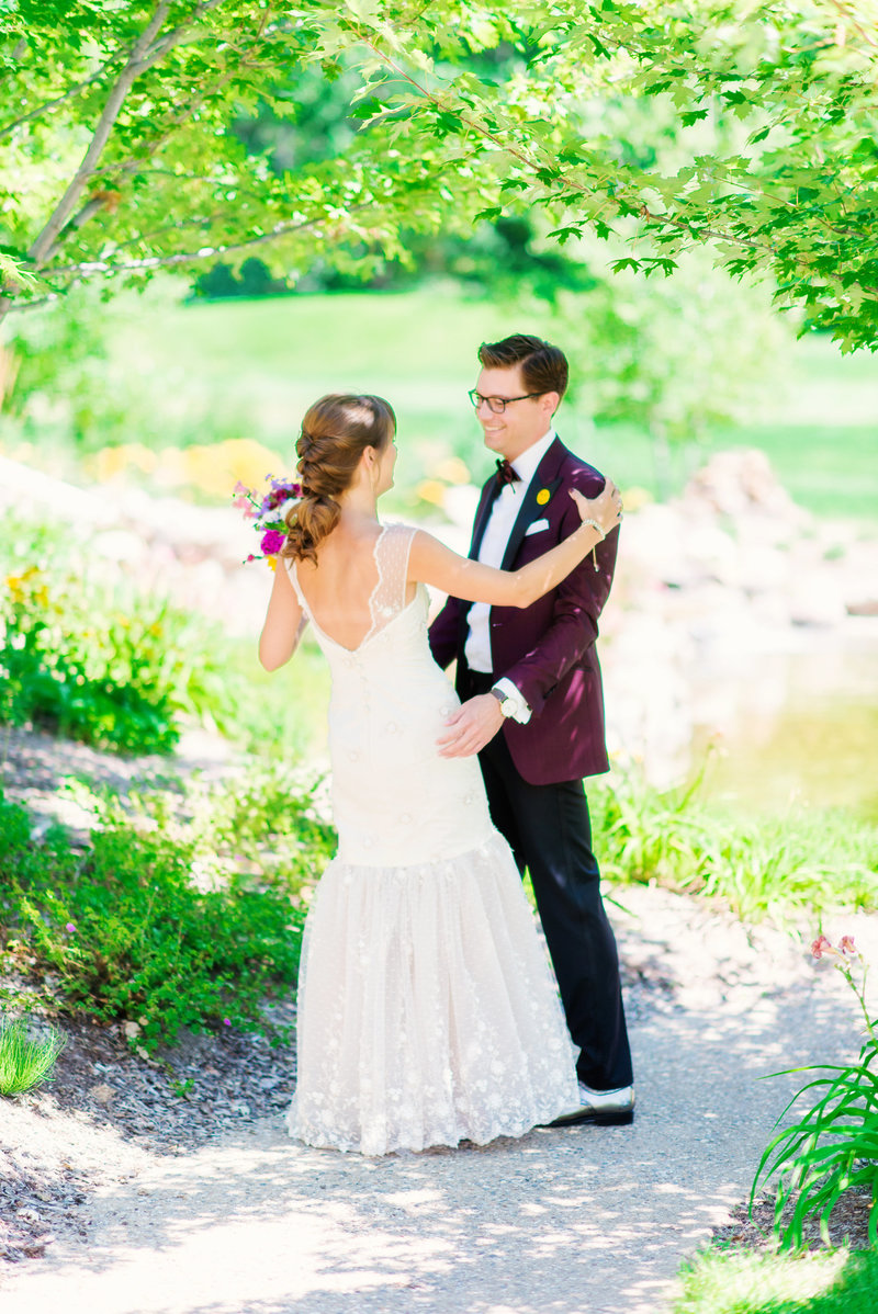michigan wedding photographer first look wedding timeline tips