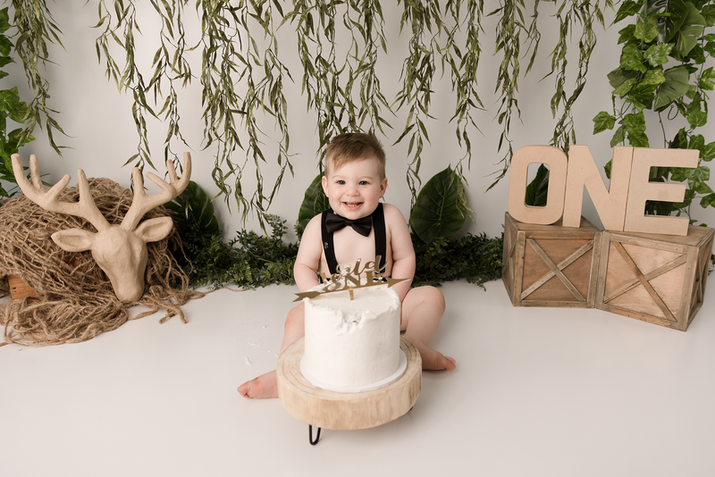 Capture the delight of milestone birthdays with our Cake Smash Photography in Melbourne. Our skilled photographers expertly document the joy and sweetness of these special moments