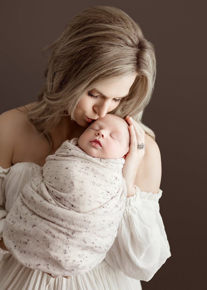 Edmonton Newborn Portraits by Kelsie Kelly Photographer 2025 YEG Best (8)