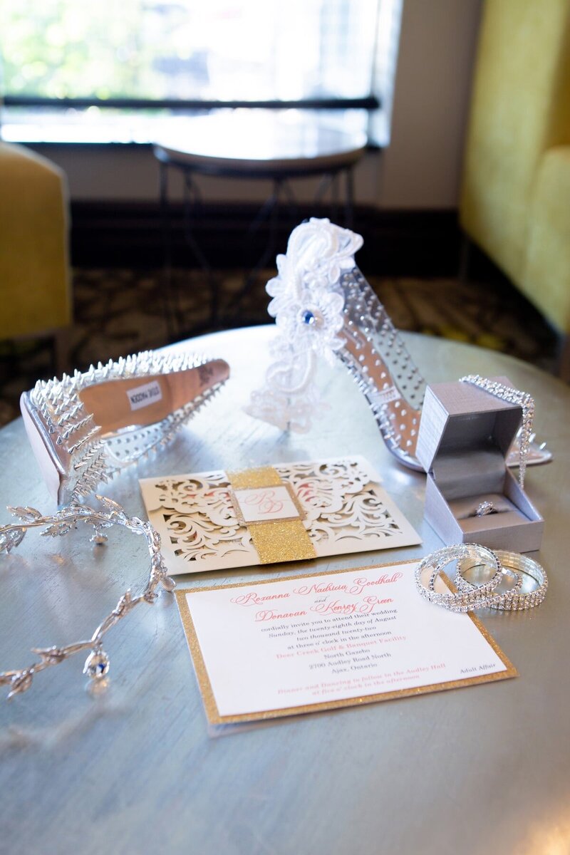 Lasercut wedding invitation in ivory-min