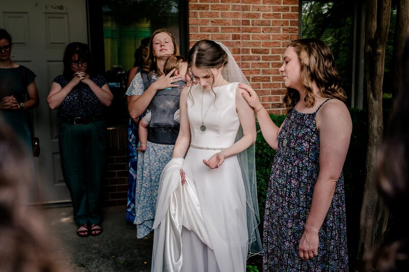 vibrant-catholic-wedding-in-reston-virginia-00029