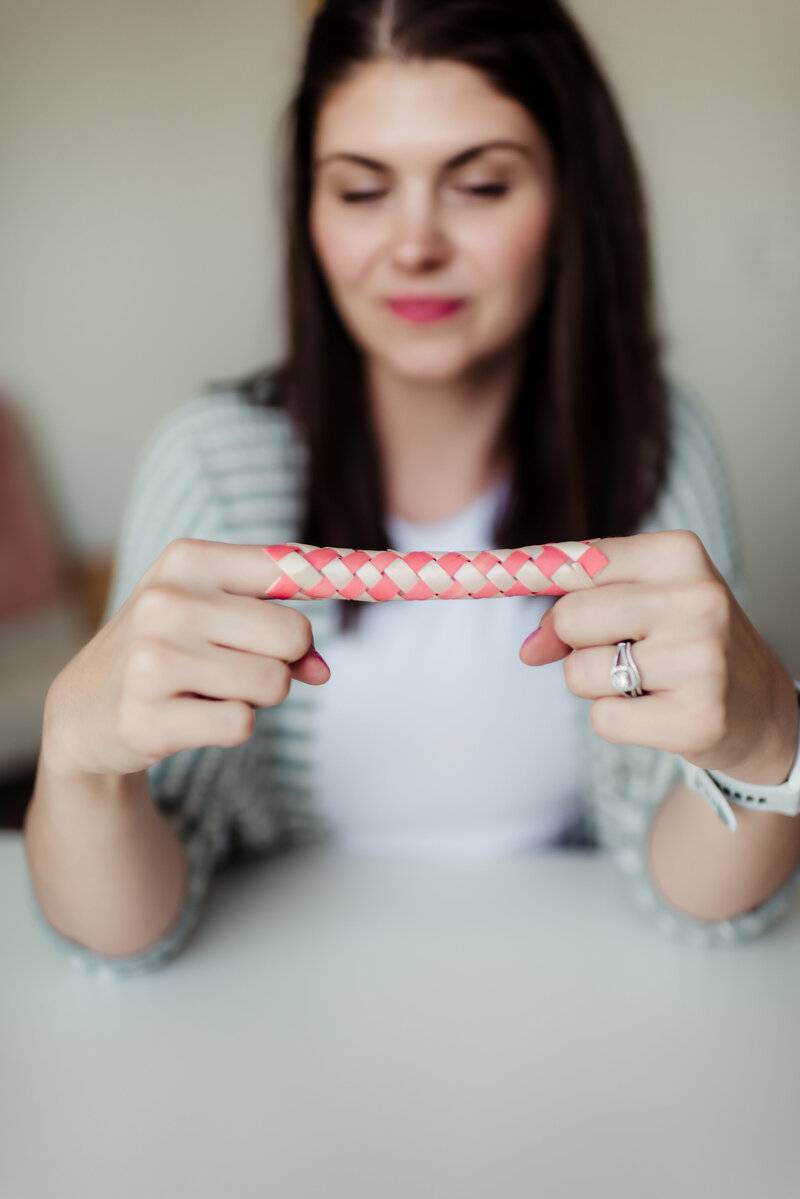 Using finger trap Jenna Overbaugh