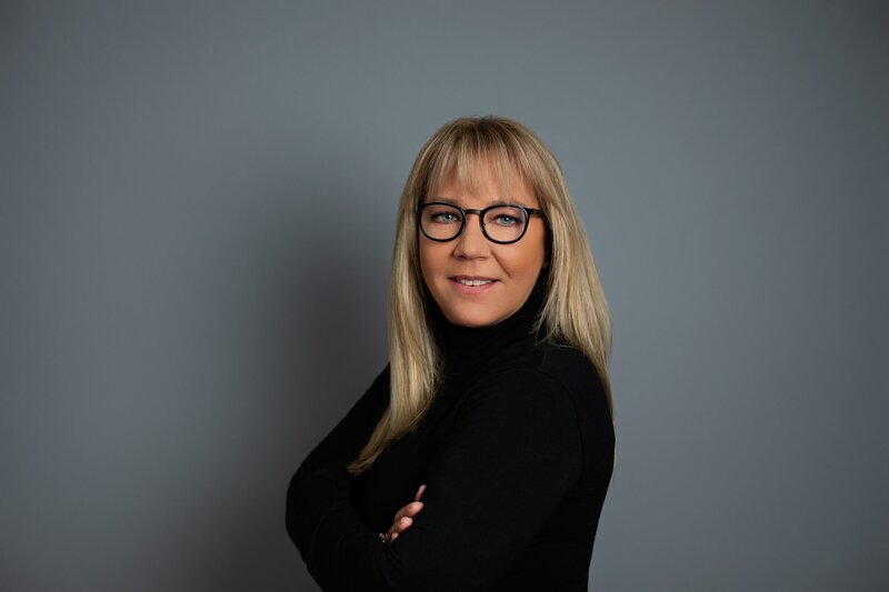 Headshot photo of CT Business woman  | Karissa Van Tassel Photography
