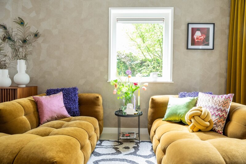 Interieurinrichting moderne woonkamer door Styling by Annemarie