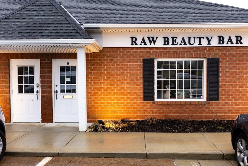 Beauty salon exterior in Chardon