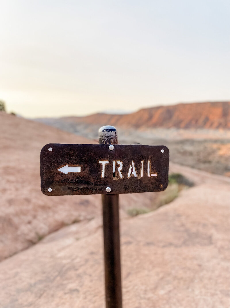 social-squares-adventure-together-travelprado-trip-styled-stock004