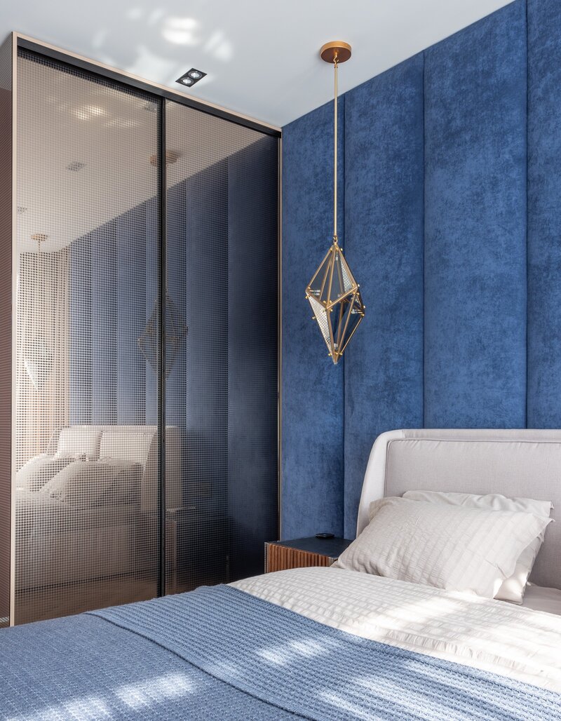 home-staging-blue-bedroom