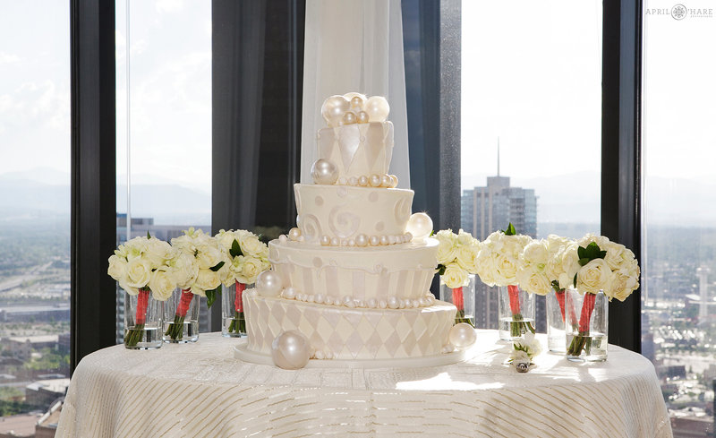 Skyscraper-Wedding-Venue-in-Denver-Colorado-Grand-Hyatt-Pinnacle-Club