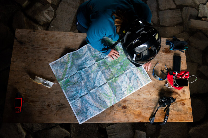 mountainbiking_bikepacking_hutohut_switzerland_alps