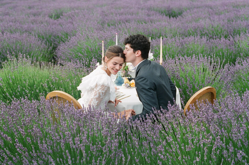 Elopement-in-Provence-Romance-in-the-middle-of-the-Lavender-Fields