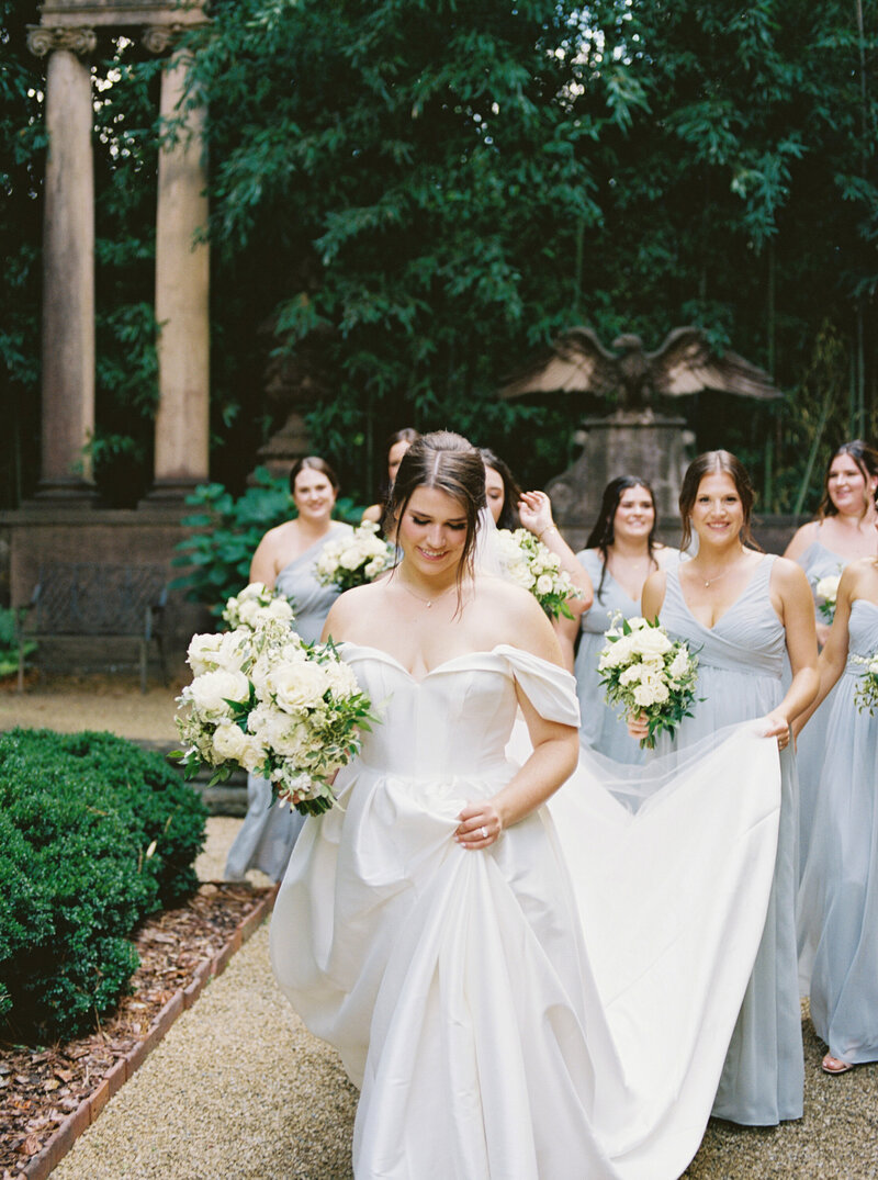 Keep your bridal party in the loop..