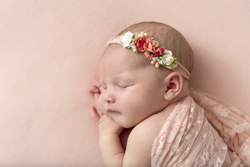 baby girl newborn photoshoot inspiration