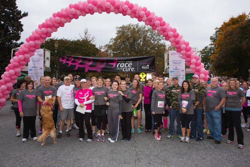 Group photo of the Race for the Cure Event with Ron Schroll Photography in Hickory, NC