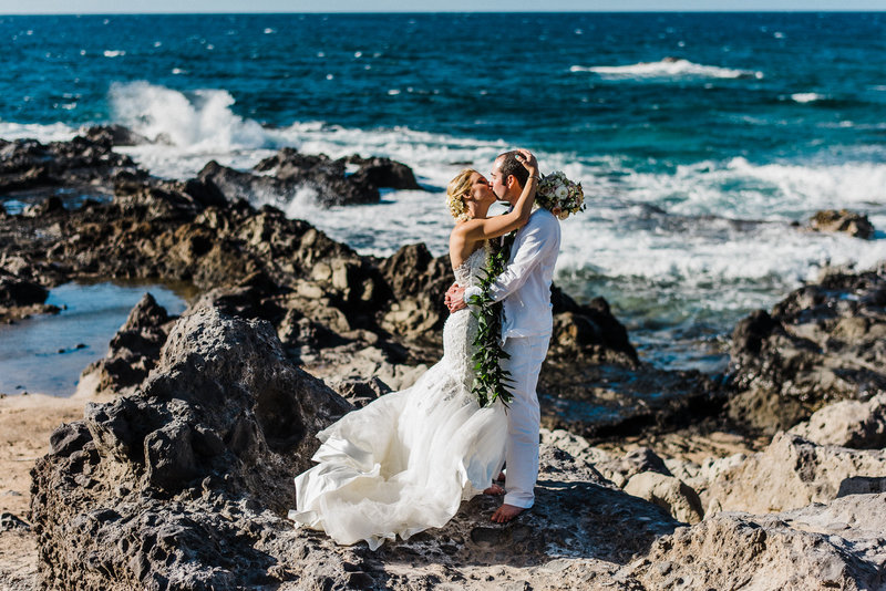 Kiss along the rugged cliffs of Northwest Maui
