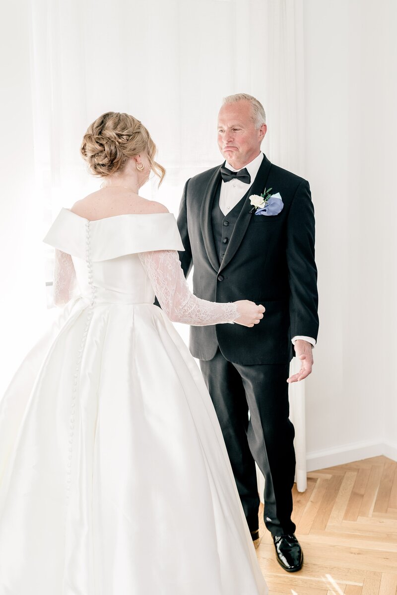 elegant-winter-church-wedding-in-bethesda-maryland-00005