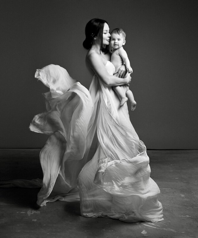 Maternity and family celebrity photographer