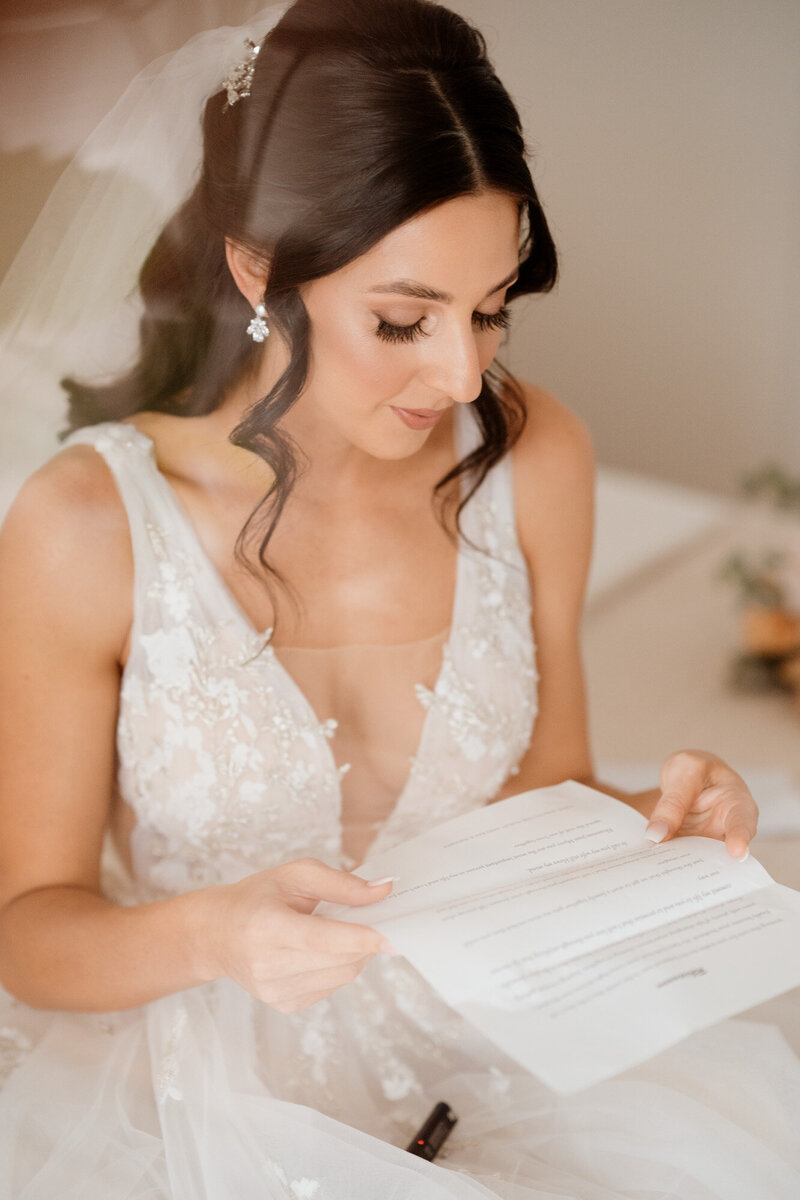 Bride reading the groom's letter