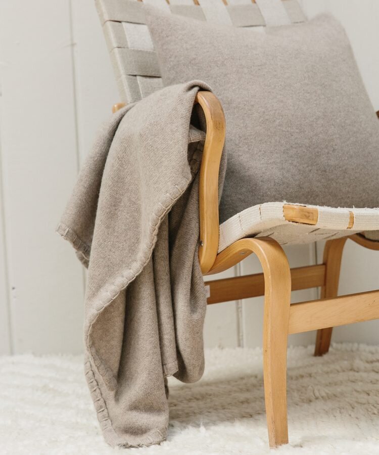 Jenni_Kayne-Tahoe_Cashmere_Throw__Stone-3