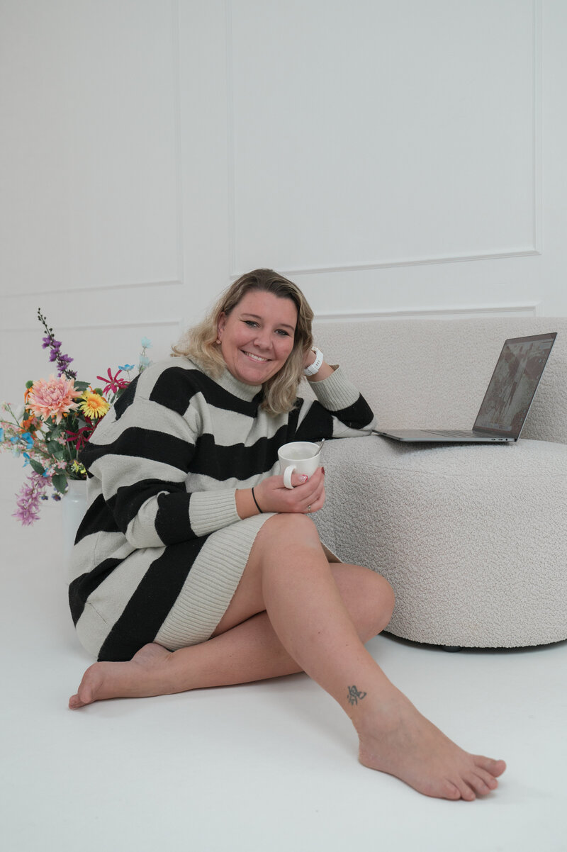 Bieyounique-Branding-11