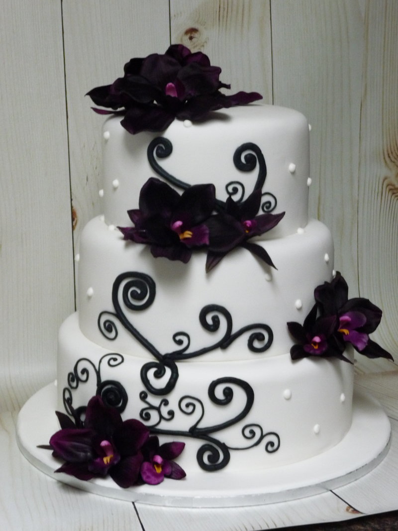scroll wedding cake