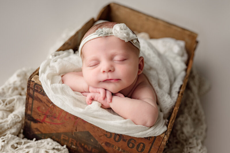 ©Jamieheyl2025_McKenna Newborn_057 ©Jamieheyl2025_McKenna Newborn_057
