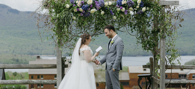 COUPLE-GETTING-MARRIED-IN-VERMONT