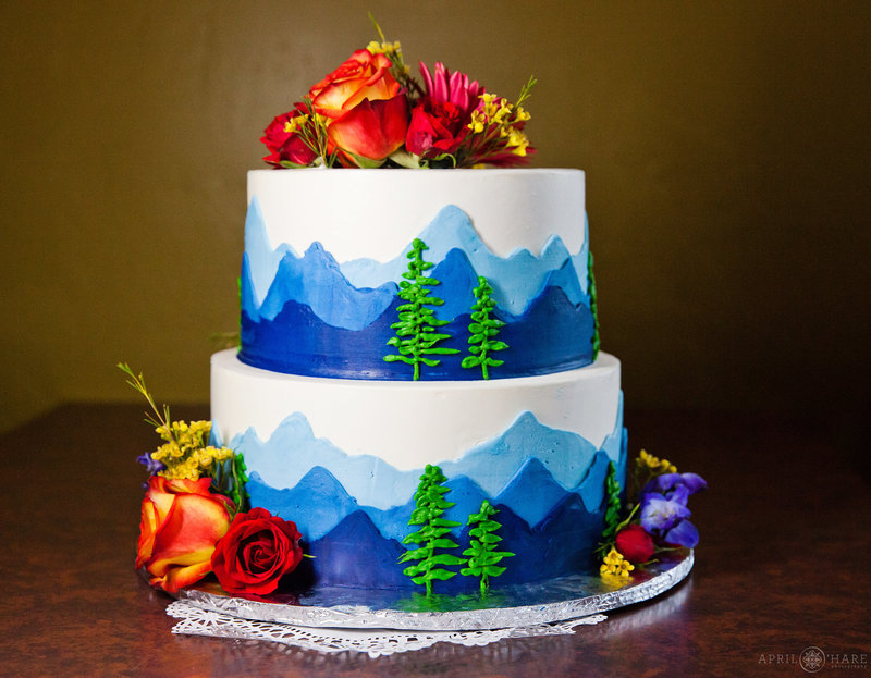 Blue-Moon-Bakery-Dillon-Colorado-Wedding-Cake-Bakery-Colorado-Wedding-Vendor-Directory
