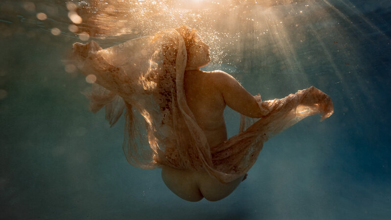creative underwater portrait shoot in perth