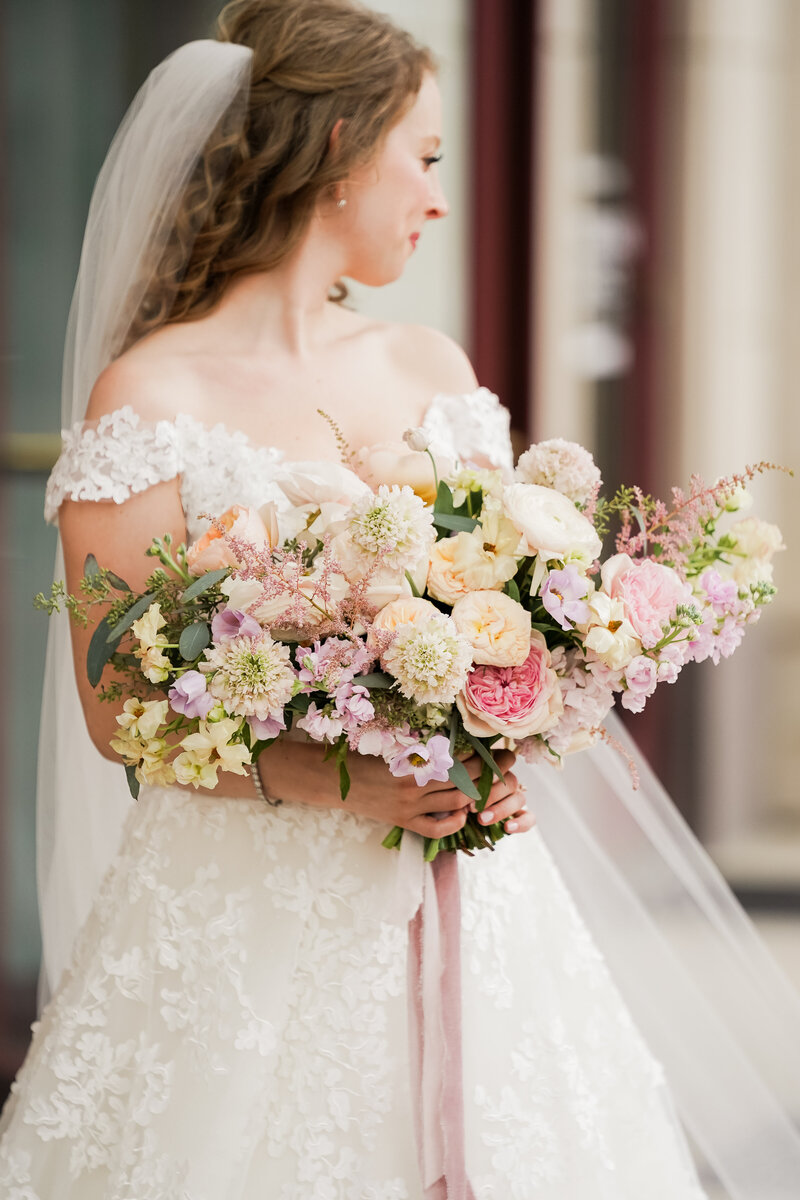 Wedding- floral- arrangement-Indiana