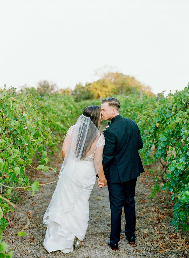 stephanie-aaron-wedding-vineyards-at-chappell-lodge-94