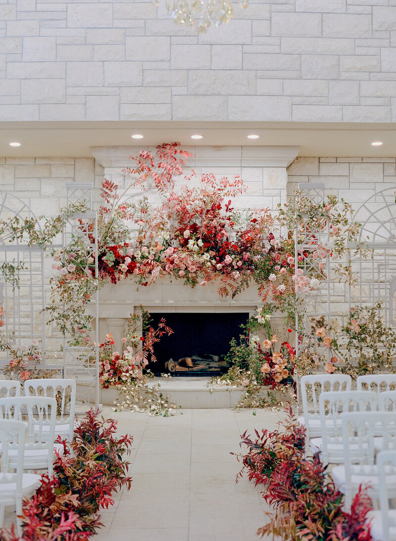 max-owens-design-fall-wedding-jose-villa-fireplace