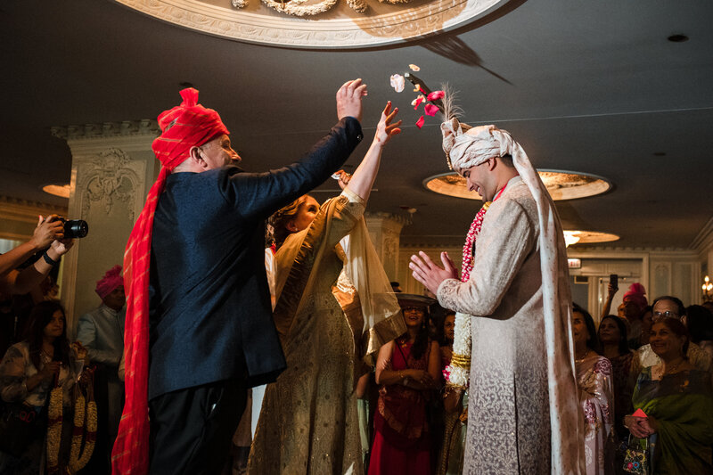 The-Drake-Hotel-Chicago-Indian-Hindu-Wedding_556