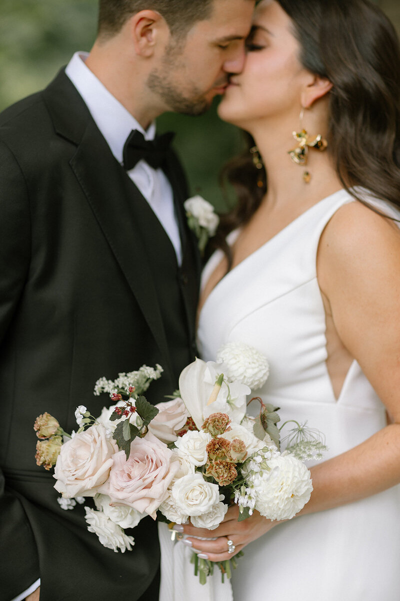 4-Melissa Sung Photography - The Pearle Hotel Wedding - Kendon Design Co. Niagara GTA Wedding Florist Planner - Amanda Cowley Events