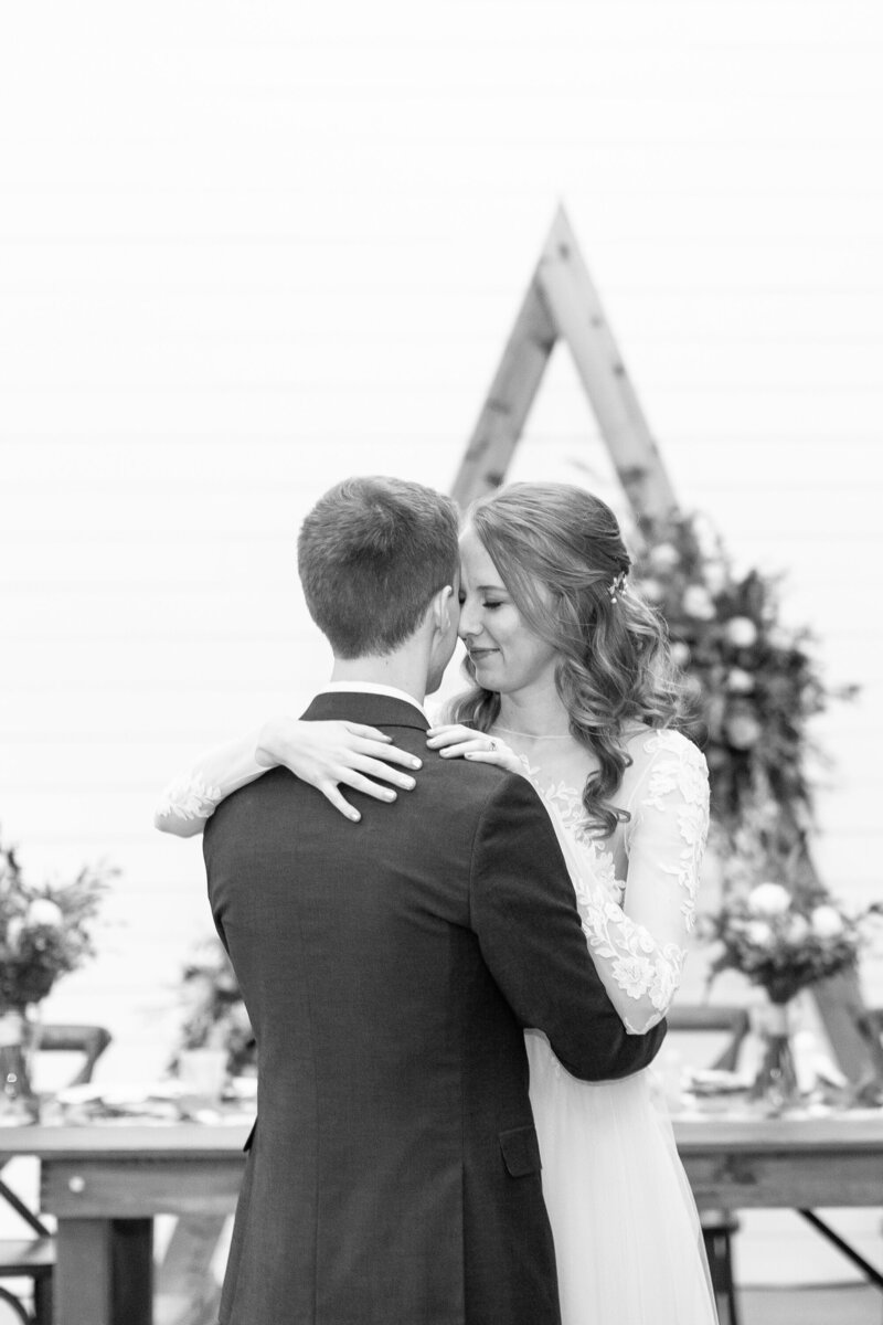 Emerald Pines Wedding - Sioux Falls Wedding Photographer - Madison & Dave - Highlights-258
