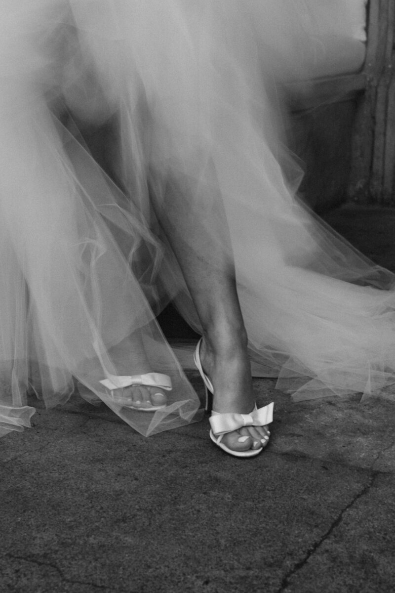 bridal-shoes-black-and-white
