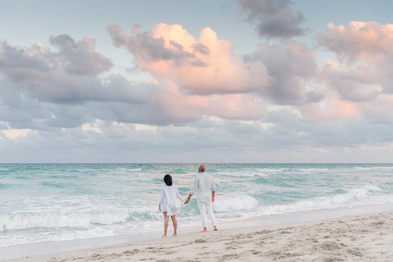 Engagement session at sunset in Miami Beach