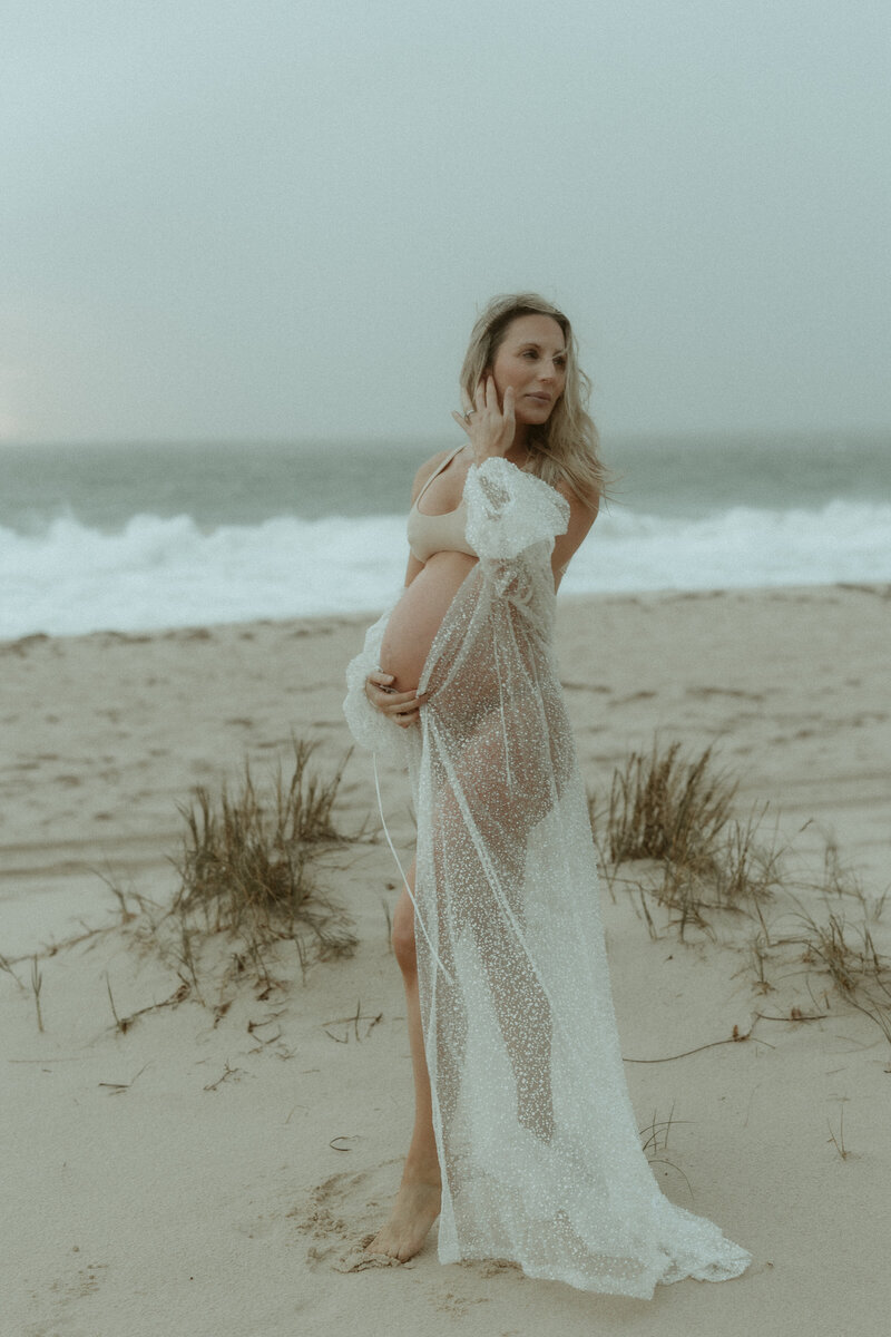 beach maternity session at City Beach